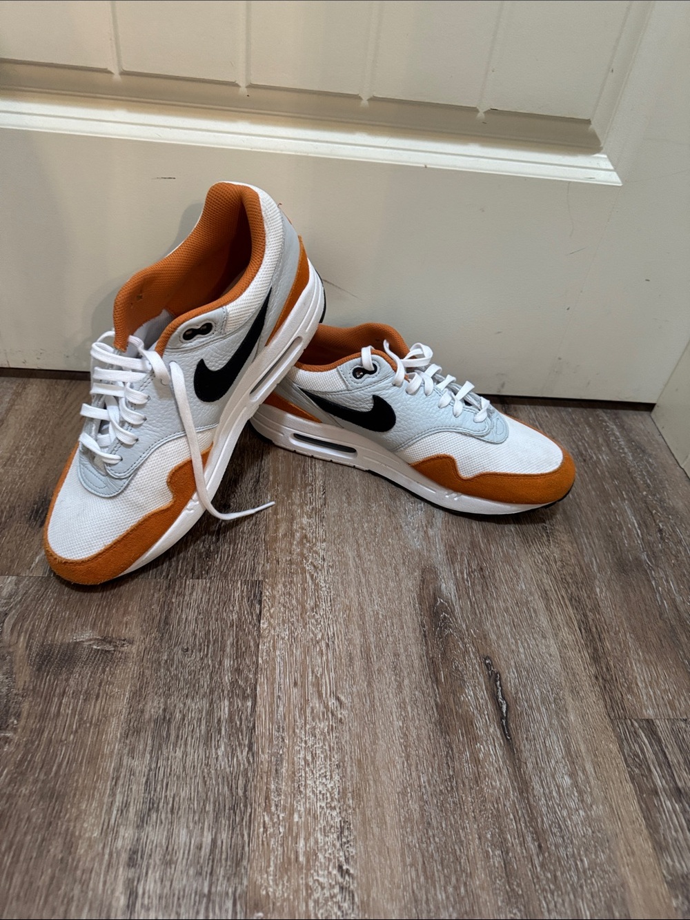 Nike Men’s Sneakers in White, Orange & Black